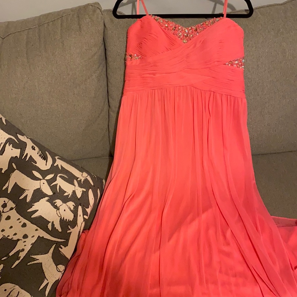 Beautiful coral dress size 14